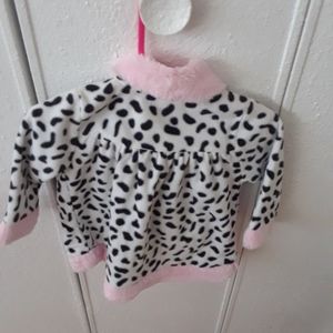 Little pass 6-9 months with black pants